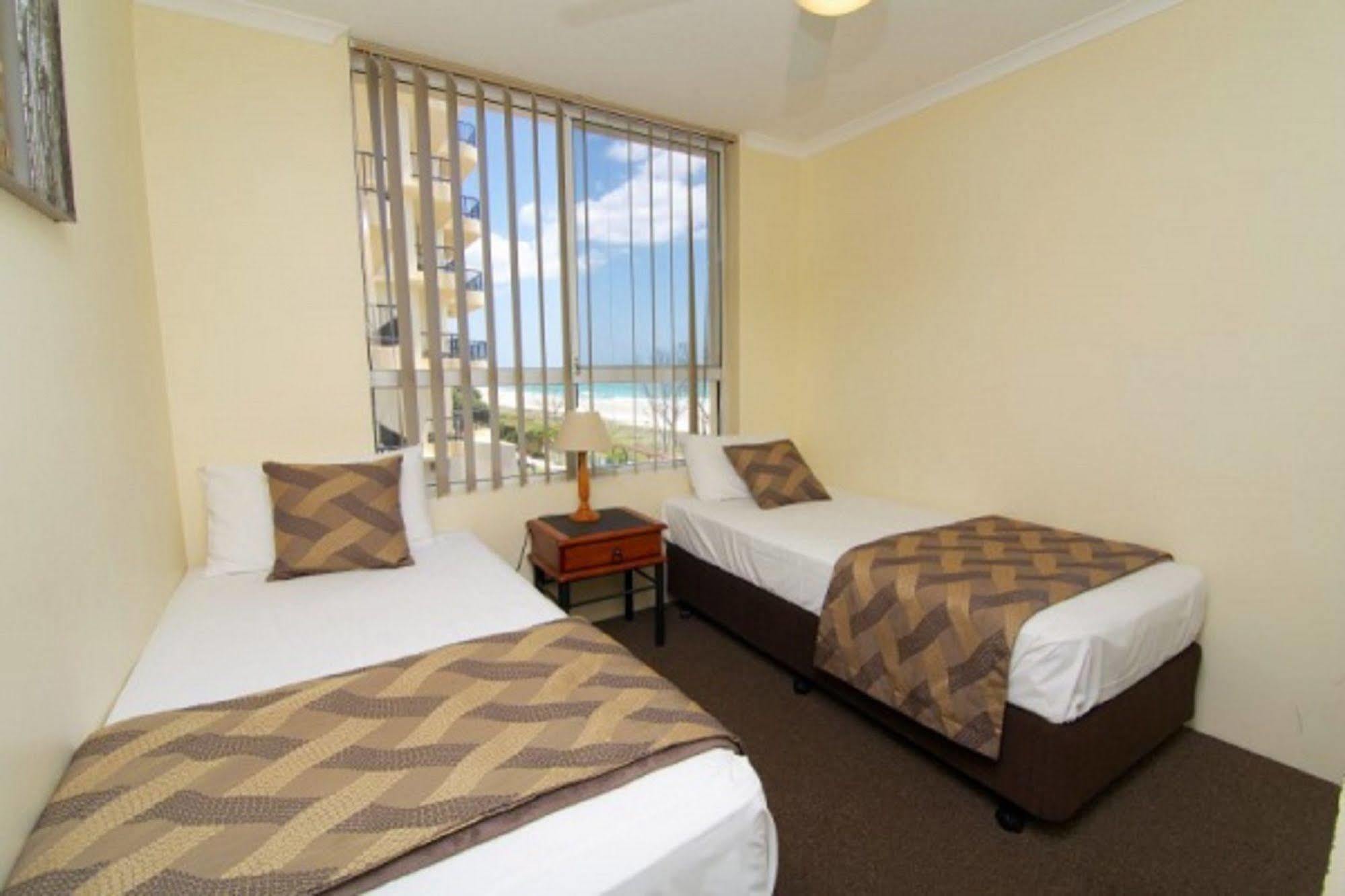 Crystal Beachfront Apartments Χρυσή Ακτή Εξωτερικό φωτογραφία