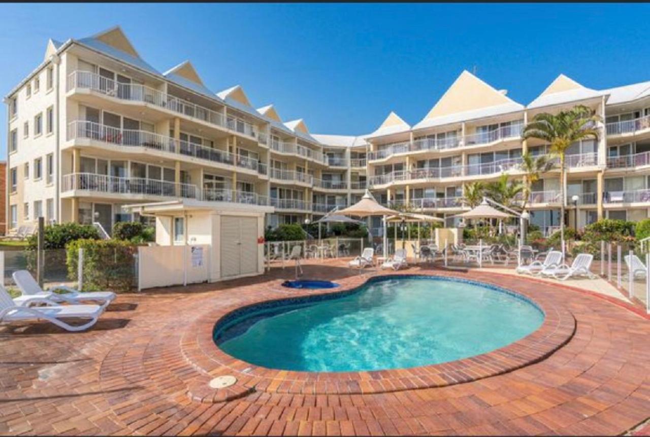 Crystal Beachfront Apartments Χρυσή Ακτή Εξωτερικό φωτογραφία